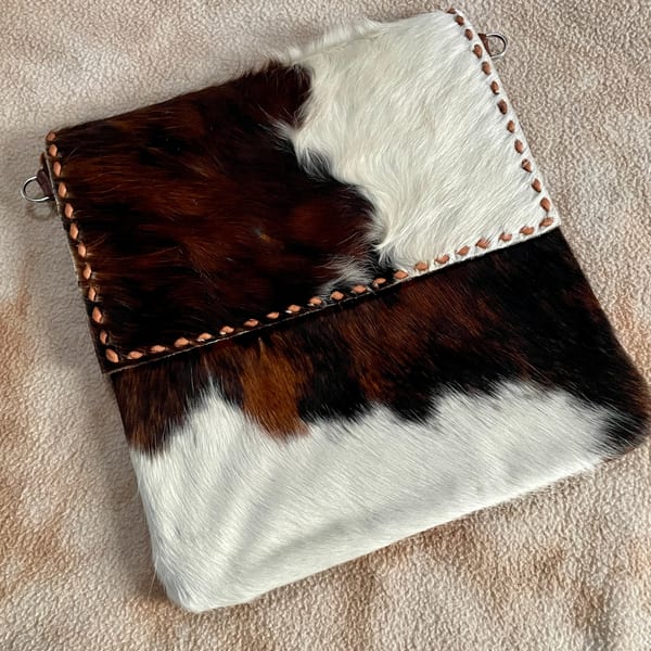 Suede fringe shoulder bag in western style
